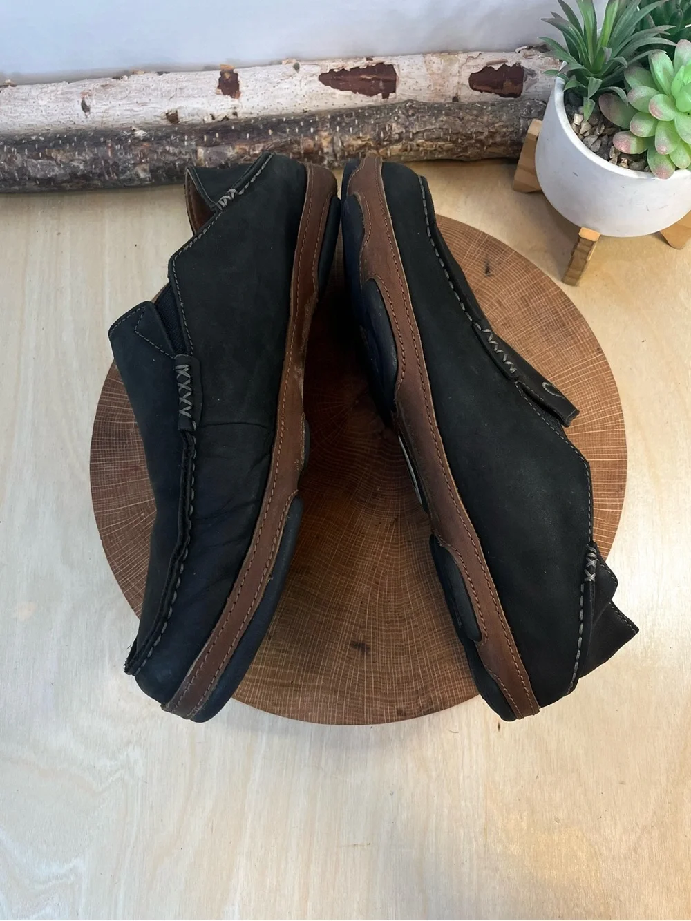 OluKai Moloa Men's Black Leather Slip-On Loafers Drop-In Heel Size 10.5